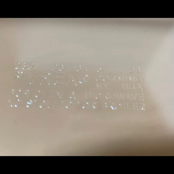 COPY - Vintage PYREX #232 with Metal Carrier - Picture 3 of 4